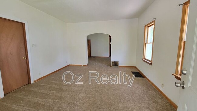 Building Photo - 1548 Avondale Ave