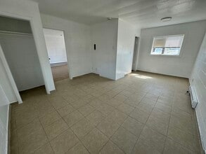 Building Photo - 4278 Grape Dr NE