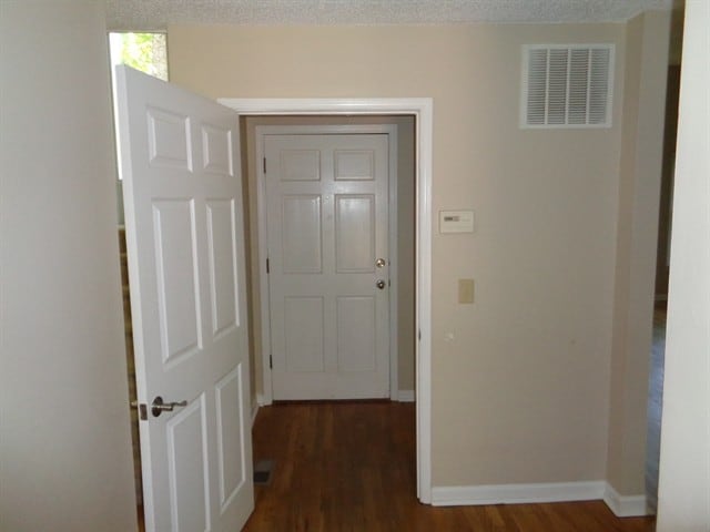 Building Photo - 381 Meadow Drive