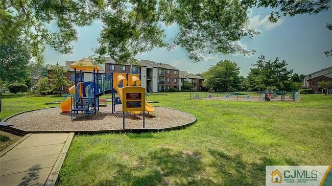 Building Photo - 324 Bromley Pl
