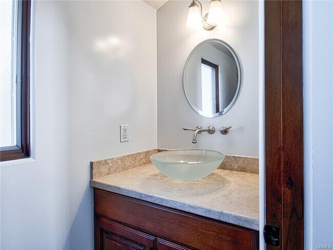 Foto del edificio - 430 1/2 Acacia Avenue, Newport Beach, CA 9...