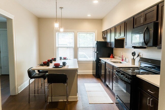 Foto del edificio - Hessler 113 Townhomes