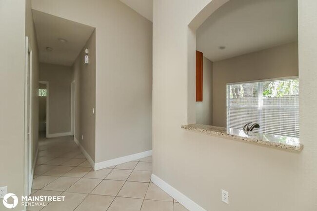 Building Photo - 10405 N Connechusett Rd, Tampa, FL 33617