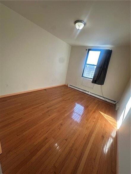 Foto del edificio - 2338 Dean St