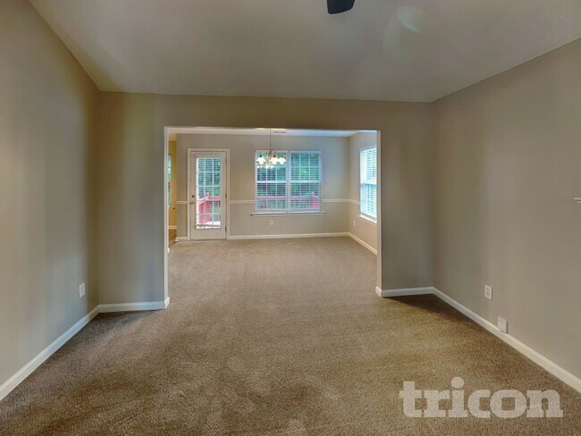 Foto del edificio - 1420 Buckingham Pl