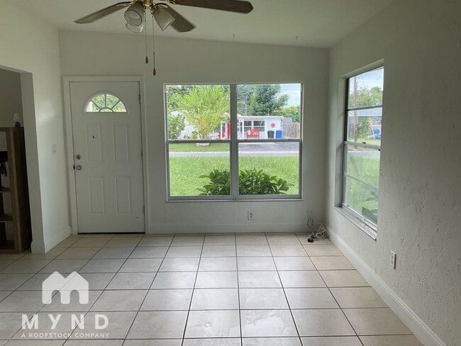 Building Photo - 7563 Meadowlawn Dr N