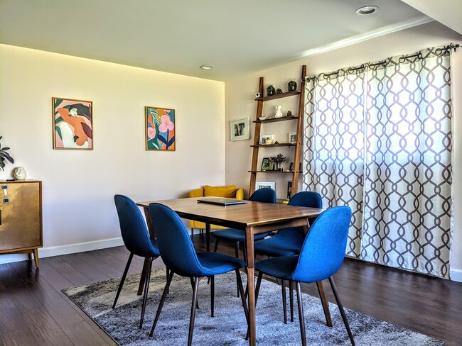 Building Photo - 6532 Gross Ave