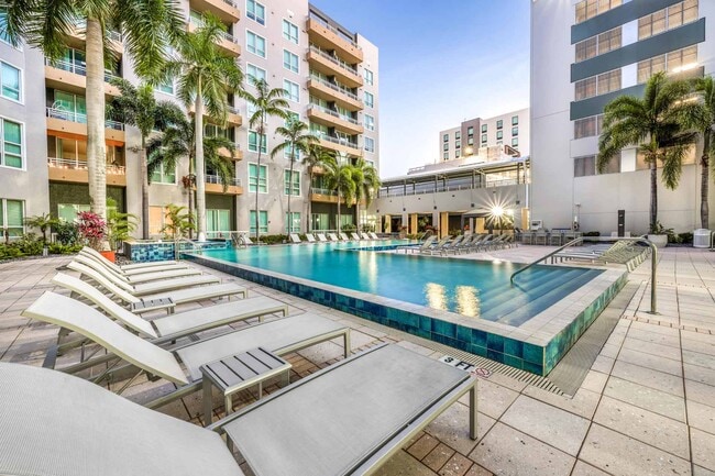 Building Photo - The Slade at Channelside