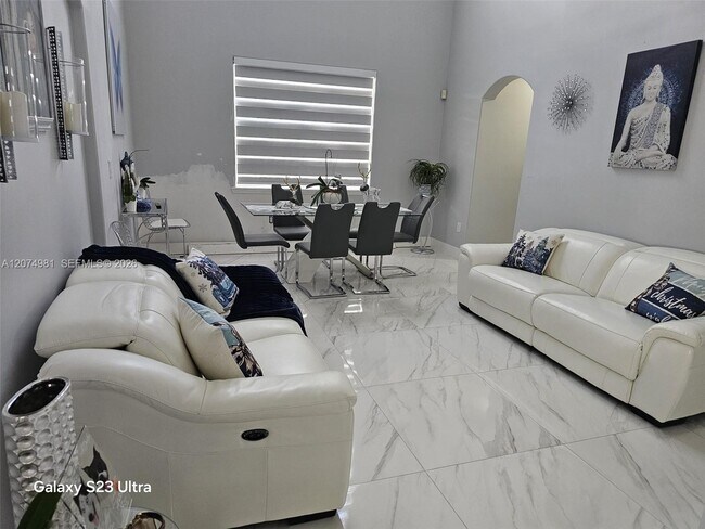 Foto del edificio - 13995 SW 154th St