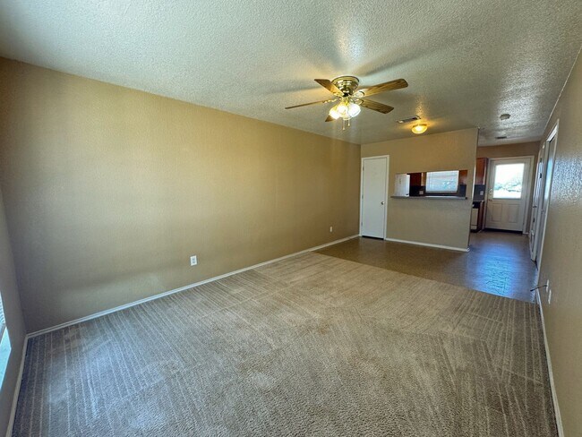 Foto del edificio - 1712 Old FM 440 Rd