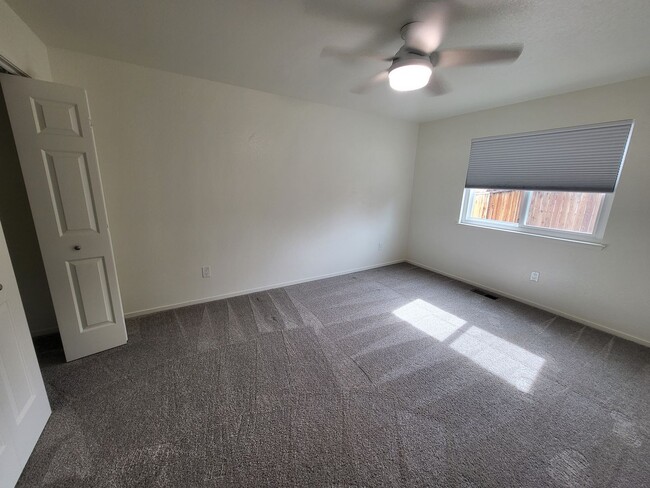 Foto del edificio - 3146 Heaton Way