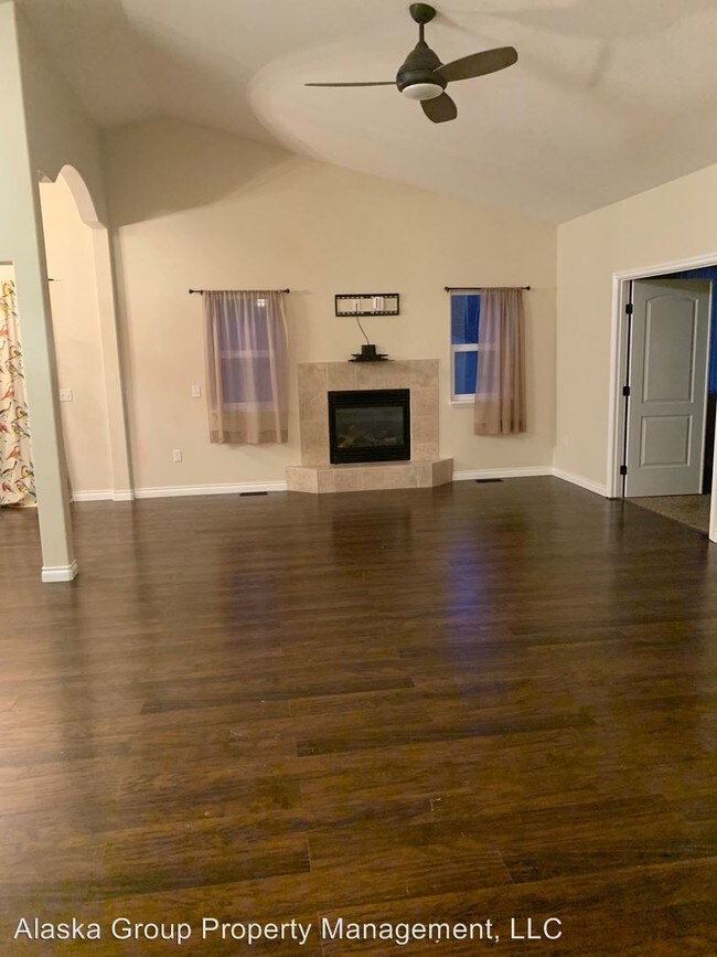 Building Photo - 3 br, 2 bath House - 5771 E Fetlock Dr