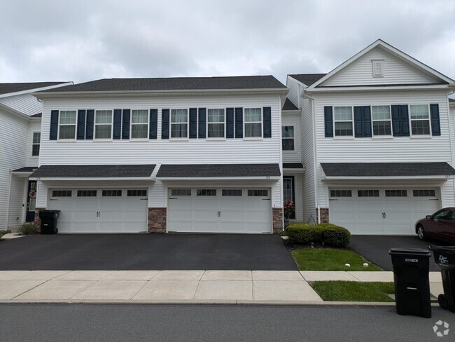 Building Photo - 125 Knock Hill Dr