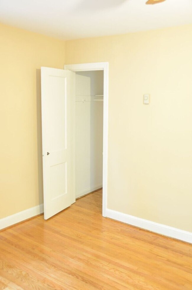 Building Photo - 8210 Greenwood Ave