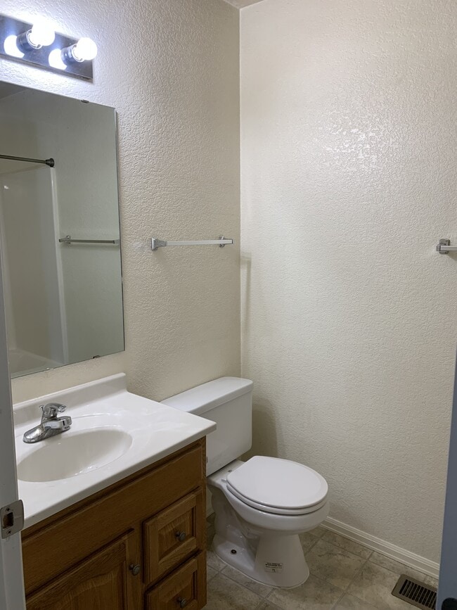 Building Photo - 1021 Palmer Dr