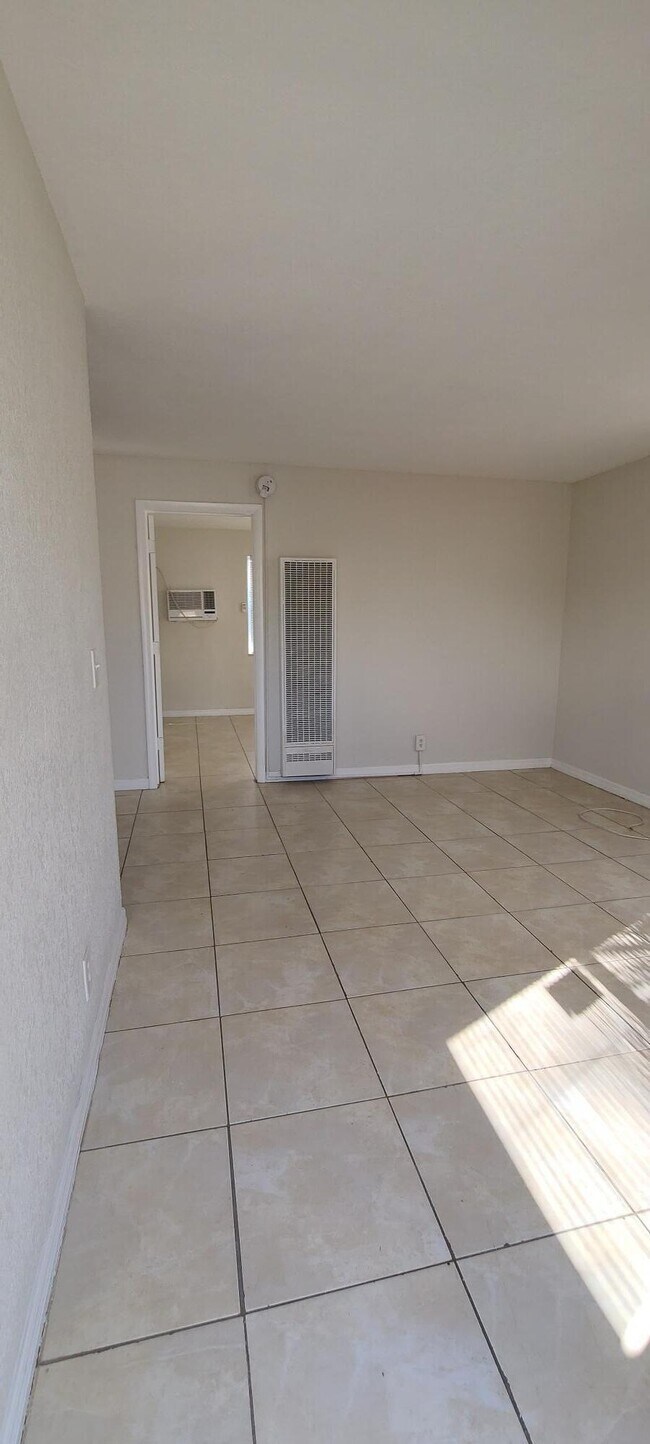Foto del edificio - 1681 Silver Beach Rd