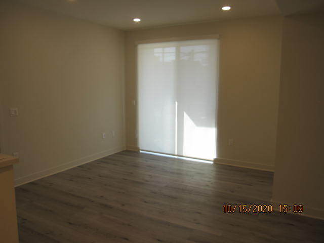 Living - 4400 Cahuenga Blvd