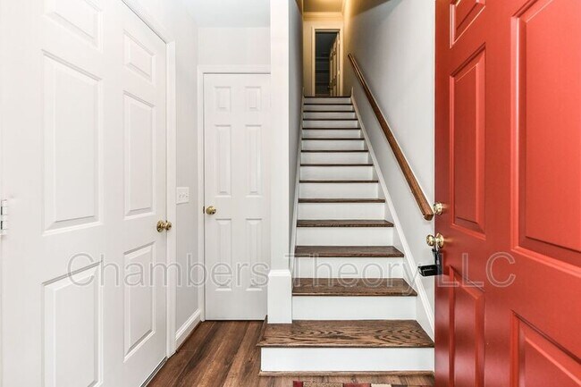 Foto del edificio - 6857 Washington Blvd