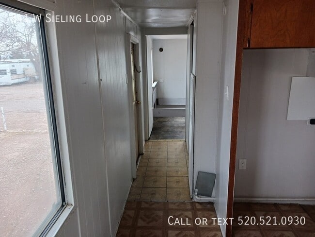 Building Photo - 841 W Sieling Loop