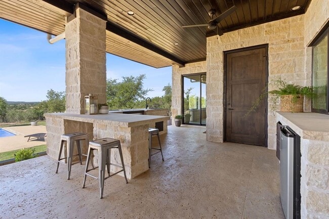 Building Photo - 600 S Oak Forest Dr