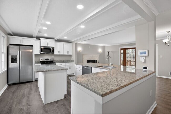 Foto del edificio - 8512 Rose Marie Dr