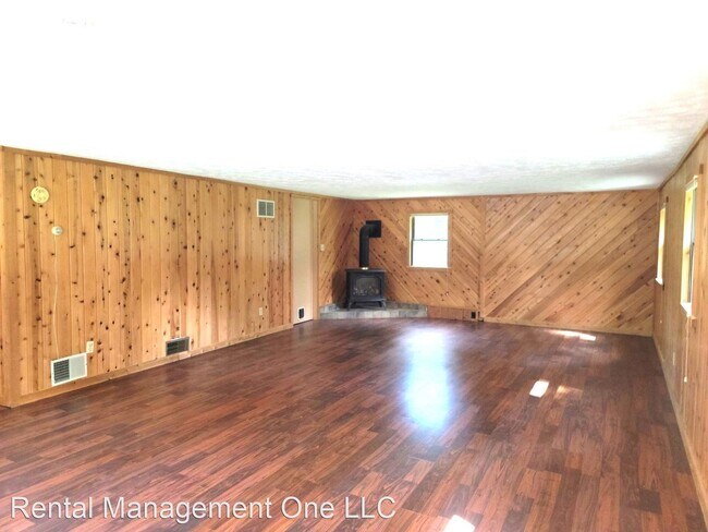 Building Photo - 3 br, 2 bath House - 1939 Hanmer Rd