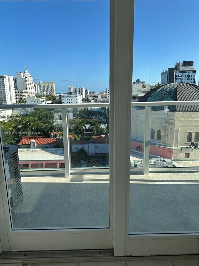 Foto del edificio - 1750 James Ave