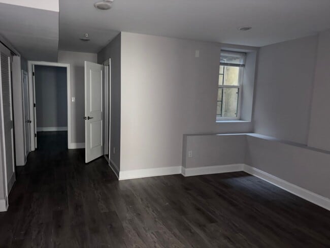 Photo - 1530 N Sydenham St Apartment