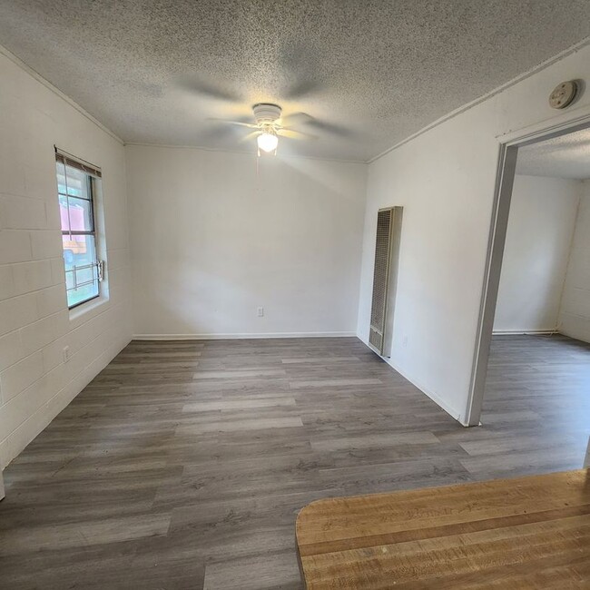 Foto del edificio - 610 Ruiz, 2