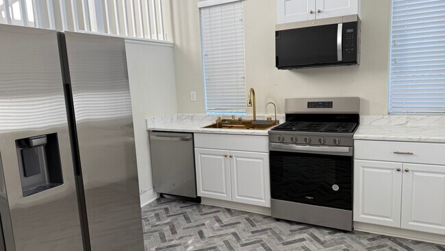 cocina - 829 Bamboo Dr