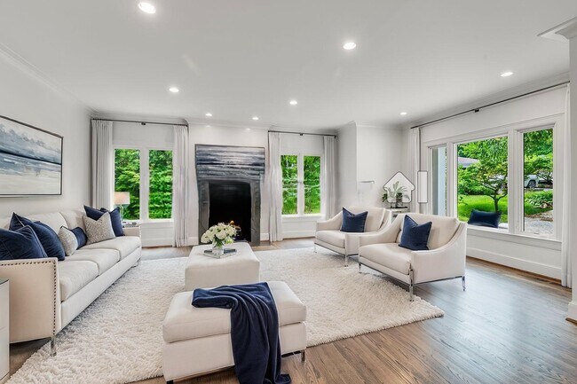 Foto del edificio - 1404 Coventry Ln