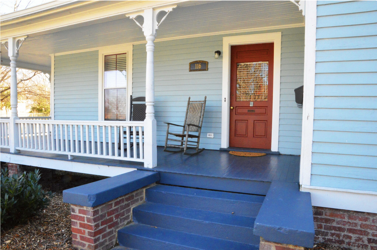 Shared wraparound front porch and entry. - 116 Cypress St