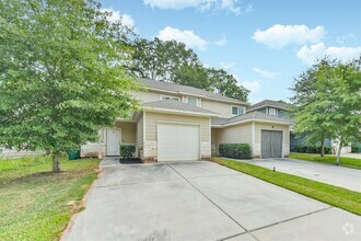 Building Photo - 914 Shady Ln