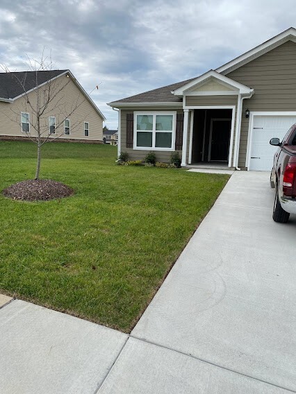 Building Photo - 2215 Mason Bee Dr