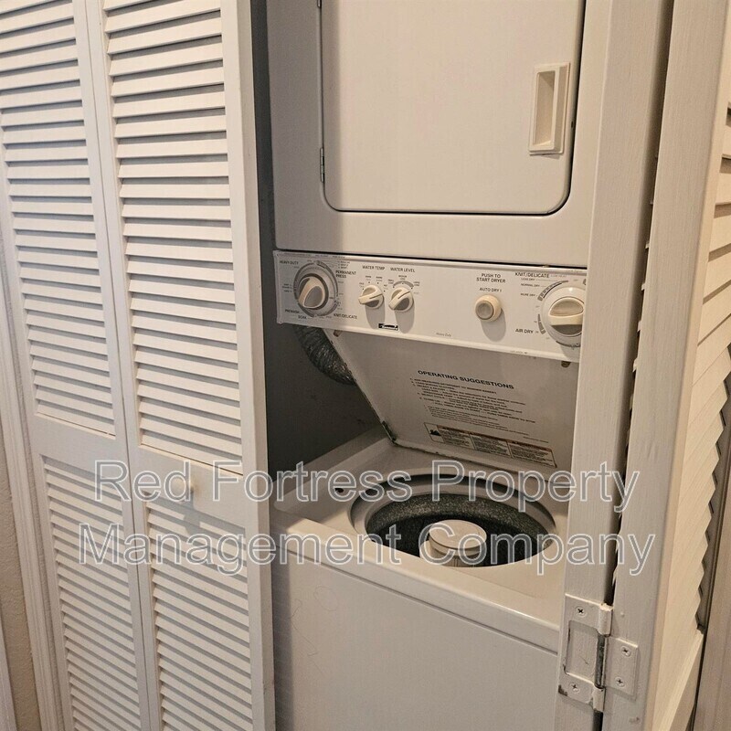 Foto del edificio - 8408 Bernwood Cove
