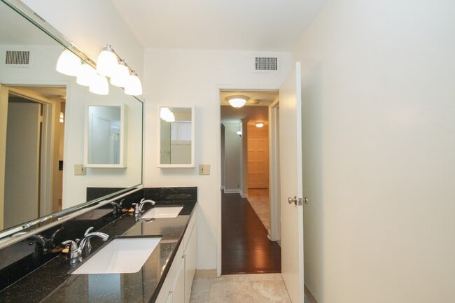 Building Photo - The Cove