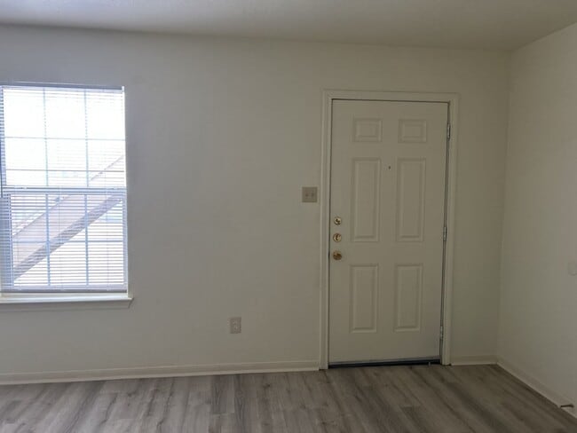 Building Photo - 504 Esther Cir