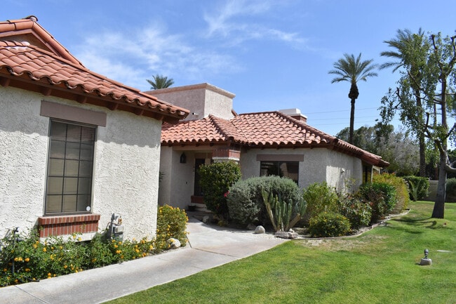 Building Photo - 113 Vitoria Ln