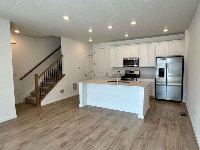 Foto del edificio - 7348 W Asbury Dr