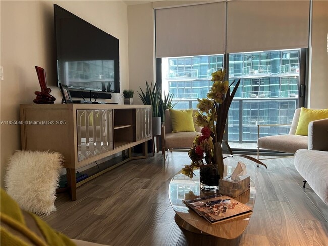 Foto del edificio - 801 S Miami Ave