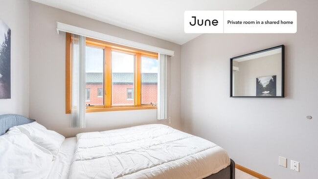 Building Photo - Room in Shared 4 bed/2.5 bath home in Chinatown