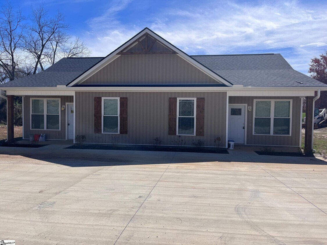 9 Park Plaza, Liberty, SC 29657 Condo for Rent in Liberty, SC