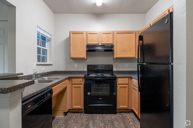 3BR, 2BA - 1,083SF - Kitchen - Champions Crossing