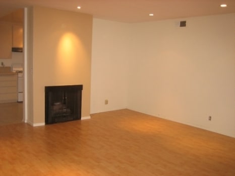 Building Photo - 621 Strand St