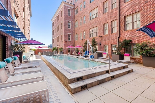Resort-Style Pool - Hoffler Place Apartments