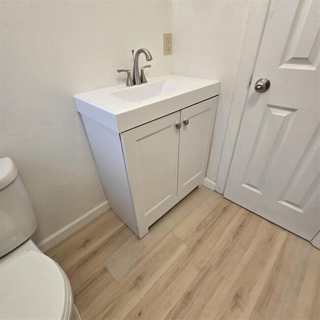 Building Photo - peace home 21