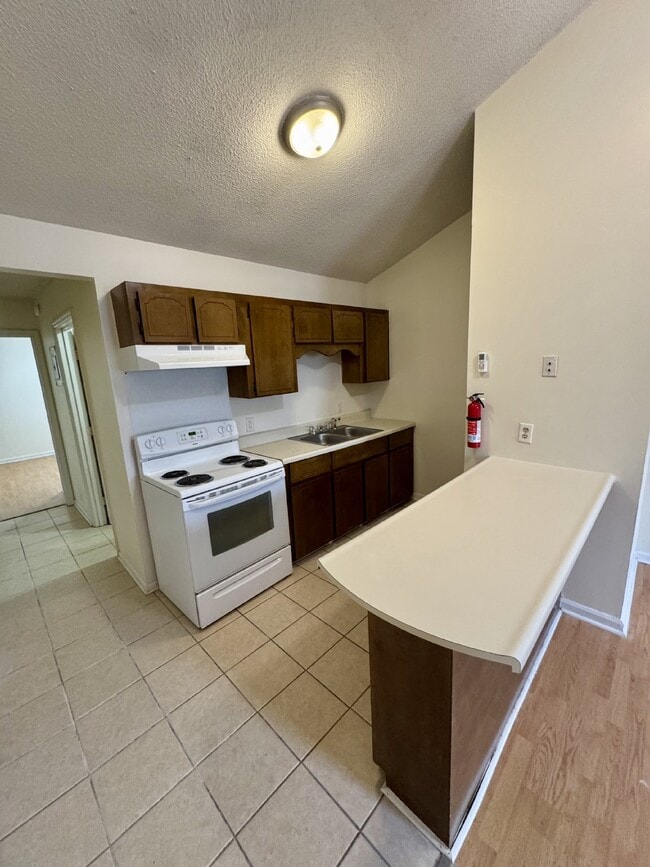 Building Photo - Apartment for Rent