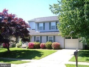 Building Photo - 3704 Inwood Ct
