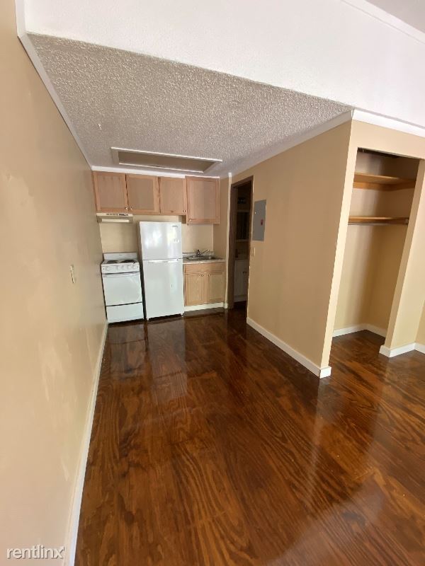 Building Photo - 1202 Springbrook Dr