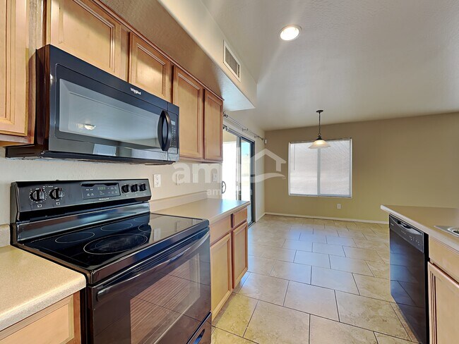 Foto del edificio - 25768 W Ashley Dr